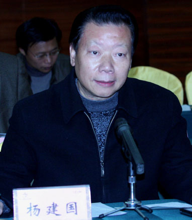 莫以宜春遠(yuǎn)，江山多勝游