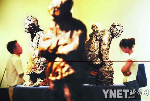百姓雕塑展現(xiàn)60年時(shí)代變遷