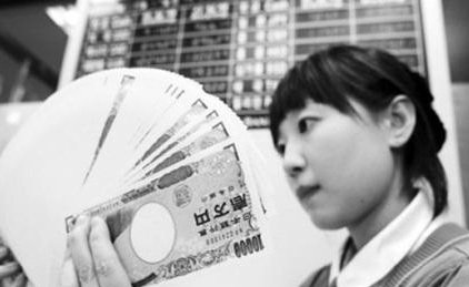 各行業(yè)年終獎(jiǎng)盤(pán)點(diǎn):有的發(fā)奔馳車 有的發(fā)衛(wèi)生巾