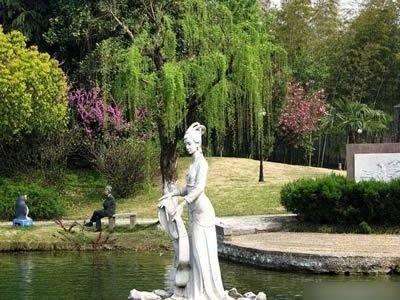 2011年中國(guó)十城市娶親花費(fèi)清單 深圳超200萬(wàn)