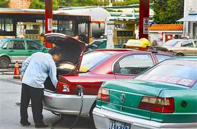 油價、CPI雙降 搭車漲價的行業(yè)何時“下車”?