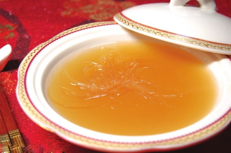 魚(yú)翅的“戰(zhàn)爭(zhēng)”：北京一天消費(fèi)一個(gè)億魚(yú)翅