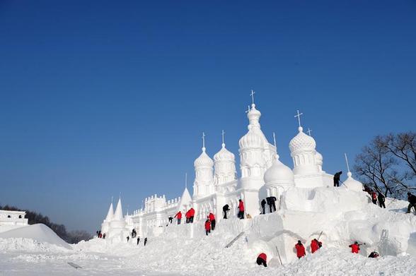 吉林長春：壯觀雪雕扮靚冬日美景
