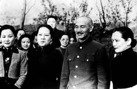 罕見(jiàn)！宋氏三姐妹少女時(shí)期合影