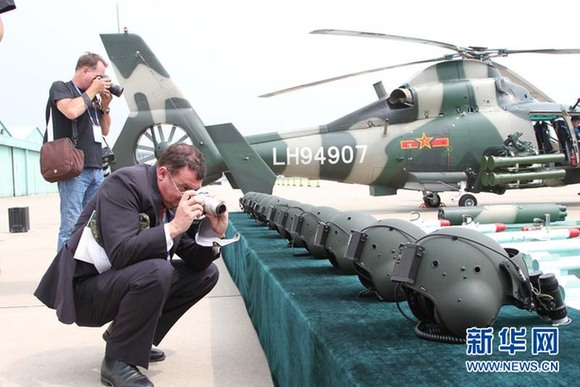 全軍第一支武裝直升機(jī)部隊(duì)向中外媒體開放