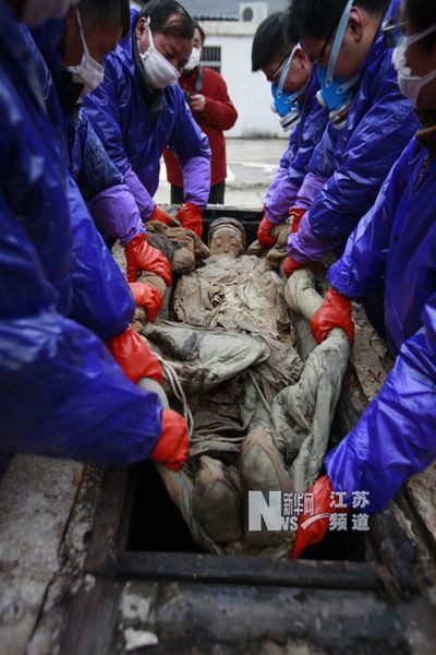 江蘇泰州發(fā)現明代不腐女尸 睫毛清晰可見