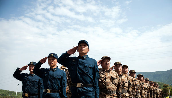鎮(zhèn)江開展政府部門公務(wù)員軍訓(xùn)