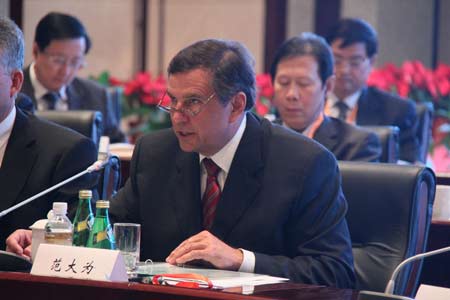 2011江蘇發(fā)展國際咨詢會議在寧開幕