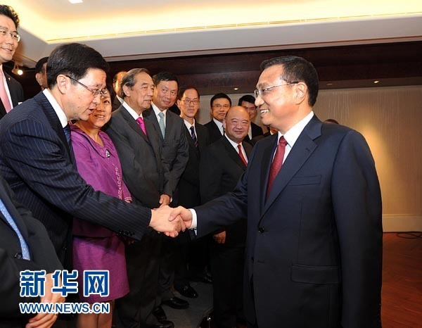 李克強(qiáng)會(huì)見香港特區(qū)行政、立法、司法機(jī)構(gòu)負(fù)責(zé)人
