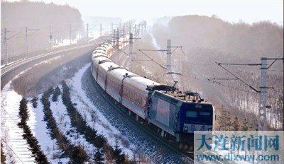 大連機(jī)車94臺(tái)和諧3C型電力機(jī)車集中交付