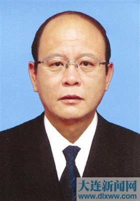 大連市人民政府關(guān)于表彰第五屆大連市有杰出貢獻(xiàn)高技能人才和技術(shù)能手的決定