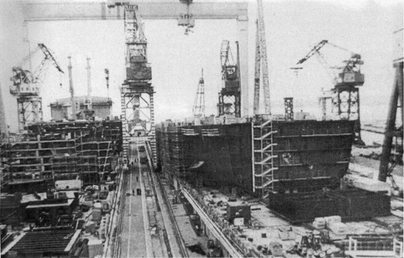 帝國(guó)的衰落：曾造出遼寧艦的造船廠如今雜草叢生