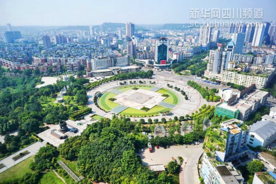 航拍：白云下的四川是這樣的！