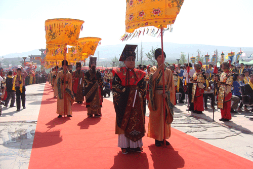 首屆中國沂山文化節(jié)之癸巳年東鎮(zhèn)沂山祀山大典在山東臨朐舉行