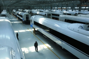 中國造出世界最快高寒動車組 時速達(dá)350公里