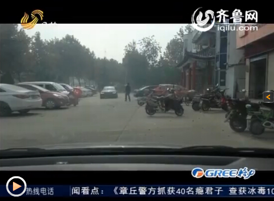 章丘警方實(shí)拍毒販交易畫(huà)面：分兩路抓獲40名癮君子