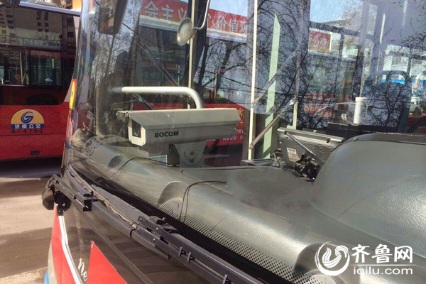 濟(jì)南啟用移動(dòng)公交抓拍系統(tǒng) 公交車上入駐電子警察