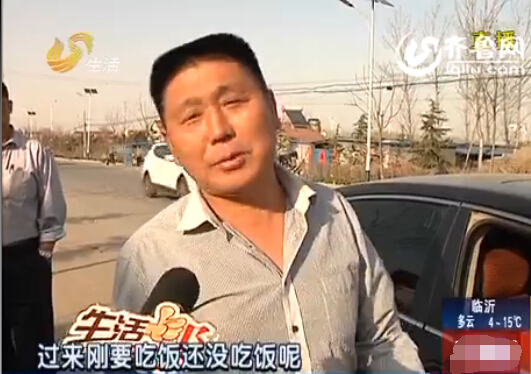 監(jiān)控實(shí)拍：濰坊大膽飛車賊中午在街邊砸車窗盜竊