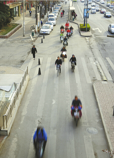 汽車再增兩倍塞滿市區(qū)道路 濟(jì)南“治停”勢(shì)在必行