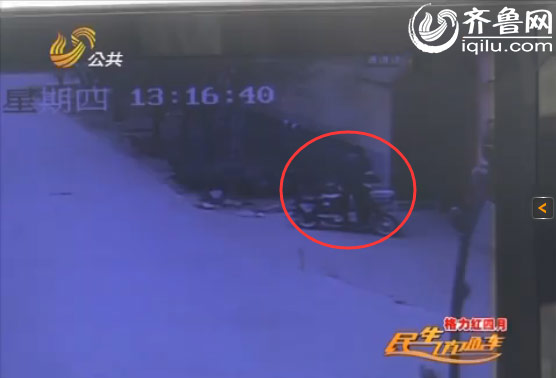 濟(jì)南一村莊門(mén)上現(xiàn)奇怪符號(hào) 村民疑為發(fā)傳單者留下