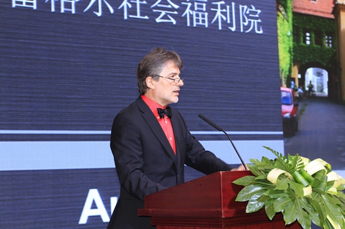 “2013國(guó)際友城經(jīng)貿(mào)懇談會(huì)暨企業(yè)濟(jì)南行”活動(dòng)舉行