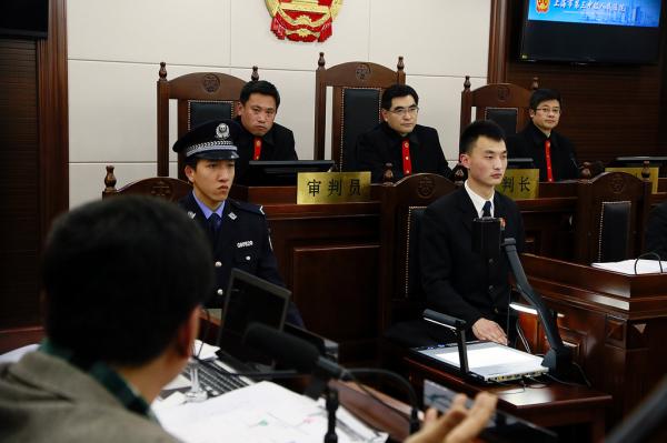 上海三中院首次開庭:市政府法制辦副主任出庭應(yīng)訴