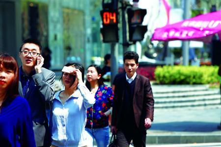 上海4月氣溫30℃歷史罕見 上次出現(xiàn)為69年前