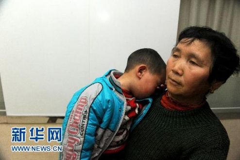 安徽懷寧部分兒童血鉛超標 當(dāng)?shù)亟M織到醫(yī)院檢查