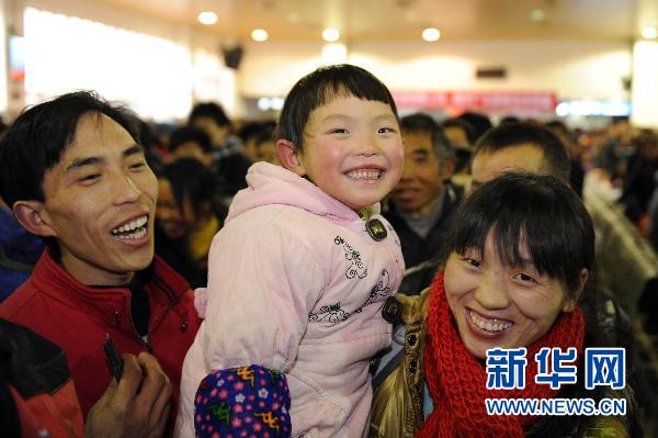 “三大難題”考驗(yàn)春運(yùn) 近29億人次能不能“走得動(dòng)”