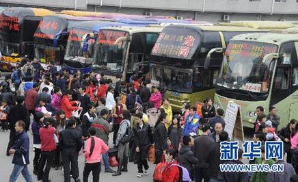全國(guó)陸?？沼瓚?zhàn)返程客流高峰