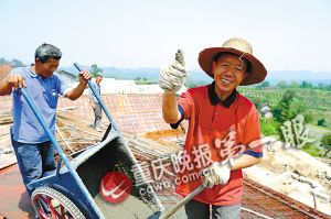 億萬(wàn)富翁修別墅群贈(zèng)送鄉(xiāng)鄰 村民嘆“不敢相信”
