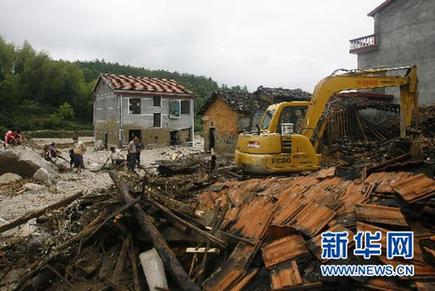 直擊湖南岳陽山洪泥石流災區(qū)