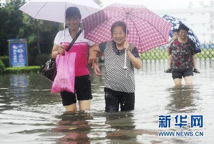揚(yáng)州暴雨 