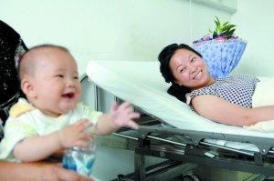 杭州女子接墜樓女童續(xù)：今日將被授見義勇為獎