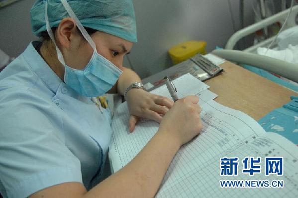 千方百計(jì)救治甬溫線(xiàn)事故傷者:1人1專(zhuān)家 1人1方案