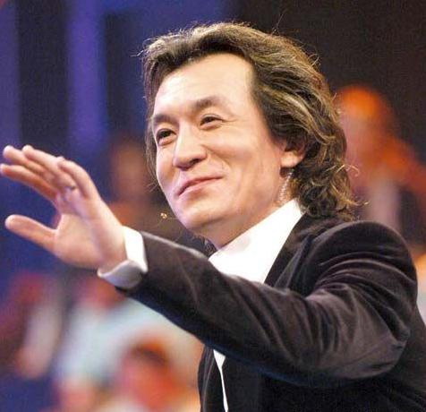 龍年春晚總導(dǎo)演哈文愛(ài)創(chuàng)新 李詠或仍挑大梁