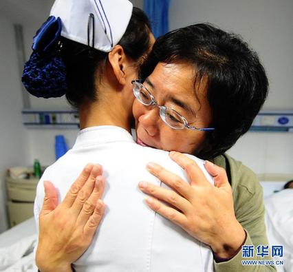 “江城最美女護(hù)士”：“天使之吻”救人一命