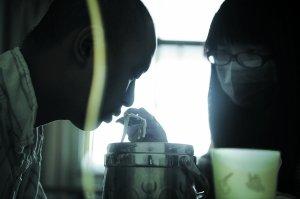 80后女孩與白血病男友相濡以沫感動(dòng)網(wǎng)友(組圖)