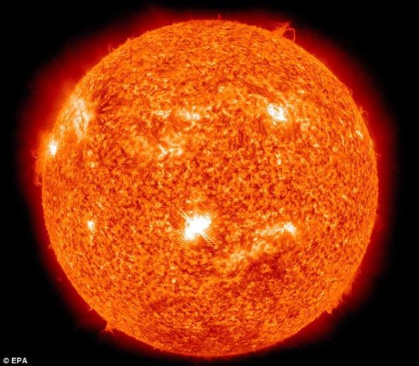 美衛(wèi)星拍太陽風暴震撼照：表面現(xiàn)巨大漩渦
