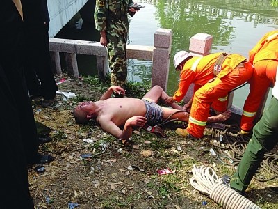 老人3次跳河救出輕生者:看我一把年紀(jì)份上上岸吧