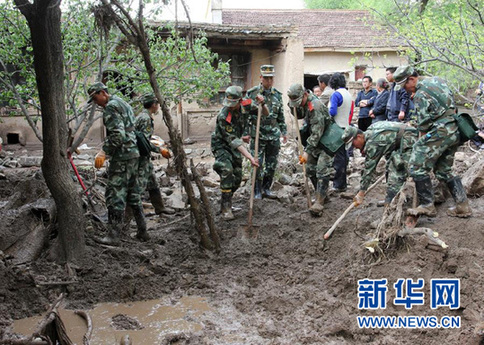甘肅岷縣雹洪 災(zāi)害因山區(qū)復(fù)雜地形加重(圖)