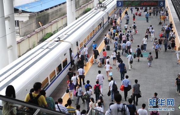 2012年全國鐵路暑運(yùn)拉開帷幕