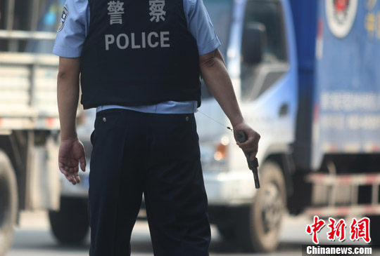 重慶警方追捕周克華第4日現(xiàn)場(chǎng)見聞：高溫下封山搜捕