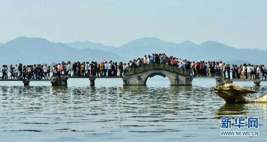 中秋國(guó)慶長(zhǎng)假期間全國(guó)119個(gè)景區(qū)接待游客超過(guò)3400萬(wàn)