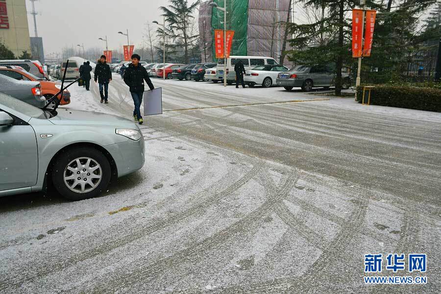 “雪花紛飛看京城”：北京大部地區(qū)迎來降雪