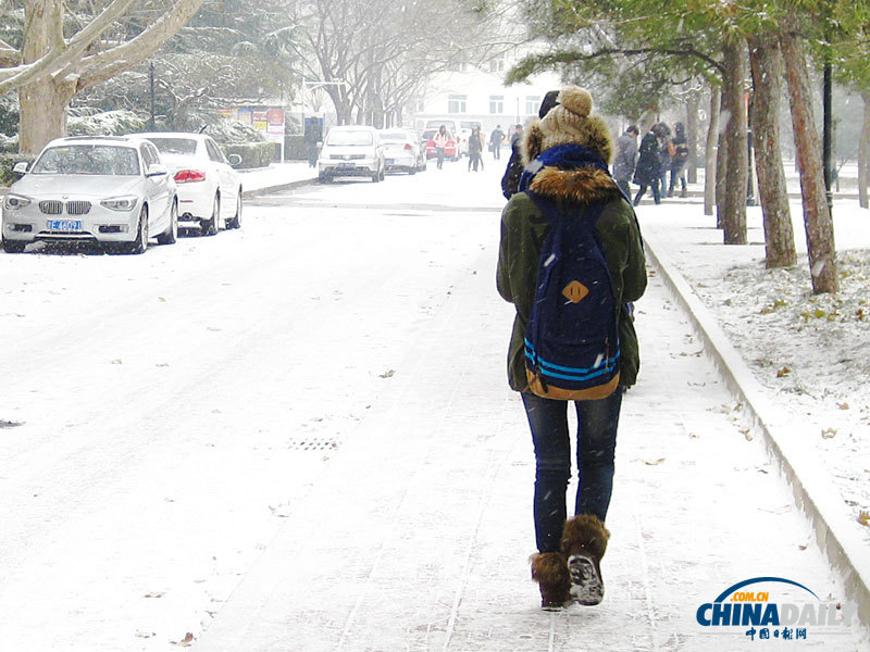 北京迎來冬天第二場(chǎng)雪 明日仍有降雪（組圖）