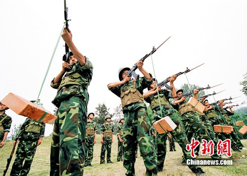 30名少林高手入伍海軍陸戰(zhàn)隊 包括世界冠軍[圖]