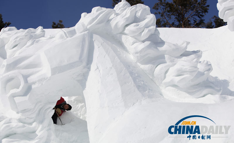 長(zhǎng)春國(guó)際瓦薩滑雪節(jié)即將開幕 大型雪雕現(xiàn)雛形