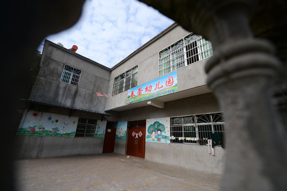 江西貴溪幼兒園校車(chē)側(cè)翻事故相關(guān)責(zé)任人已被停職檢查