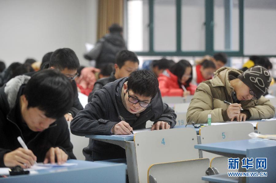 新聞鏡頭：“考研熱”背后是“就業(yè)難”？